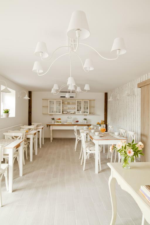Barackvirag Apartmanhaz Тихань Екстер'єр фото